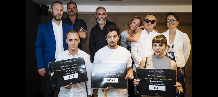 Le jury et les 3 lauréats du 6è concours When Pure Chablis meets Art en Belgique Le jury et les 3 lauréats du 6è concours When Pure Chablis meets Art en Belgique