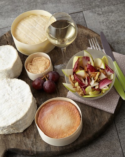 Ronde de fromages de Bourgogne et sa salade d’endives et de noix  