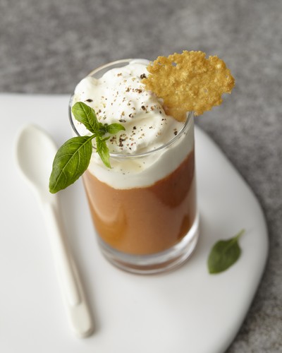 Cappuccino de tomates mozzarella  accompagné d'un Chablis 1er Cru