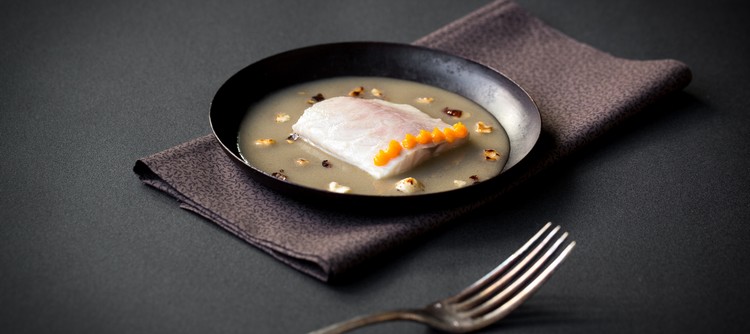 accords mets et vins de chablis et de Bourgogne - Pavés de bar, bouillon de truffes, purée de potimarron aux noisettes et Chablis Grand Cru accords mets et vins de chablis et de Bourgogne - Pavés de bar, bouillon de truffes, purée de potimarron aux noisettes et Chablis Grand Cru
